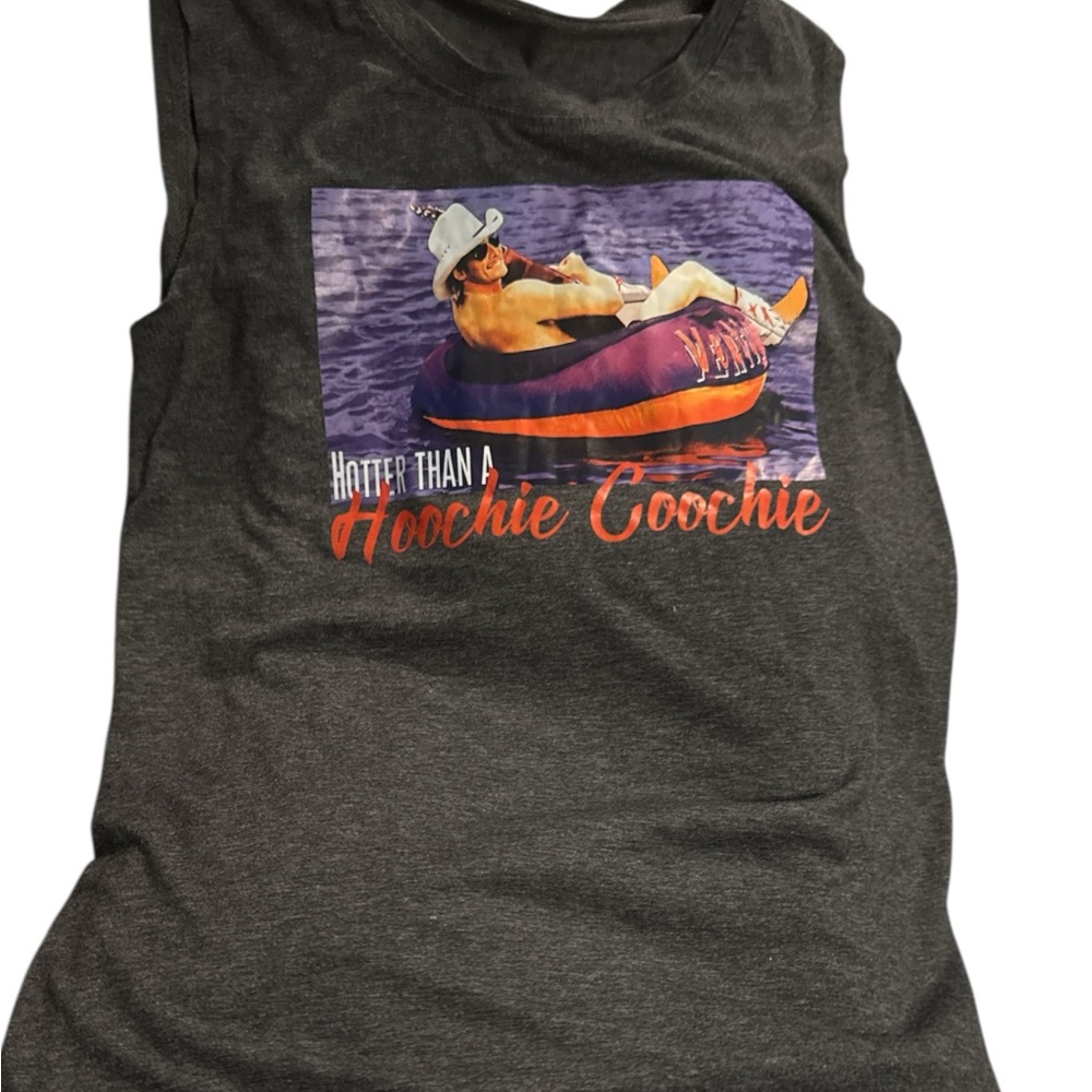 Hotter Than A Hoochie Coochie Alan Jackson Gray Graphic Tank Top